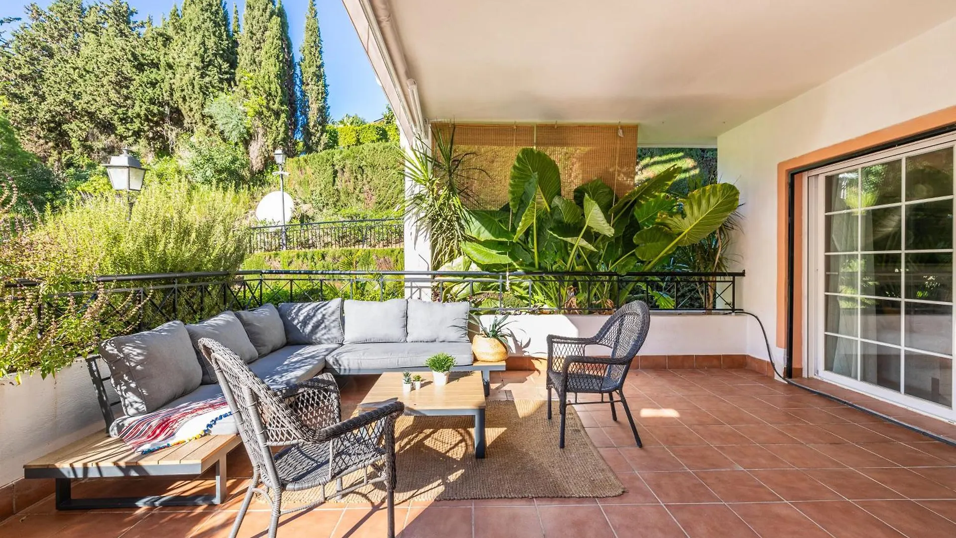 Luxury Marbella Apartment By Aora Stay