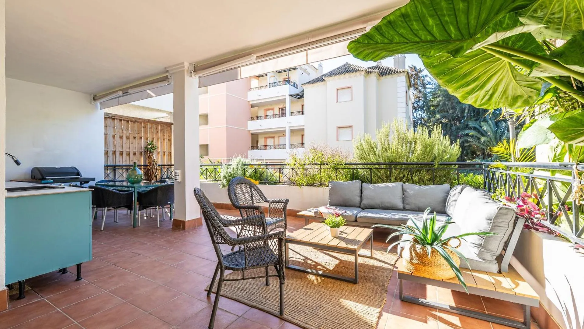 Luxury Marbella Apartment By Aora Stay