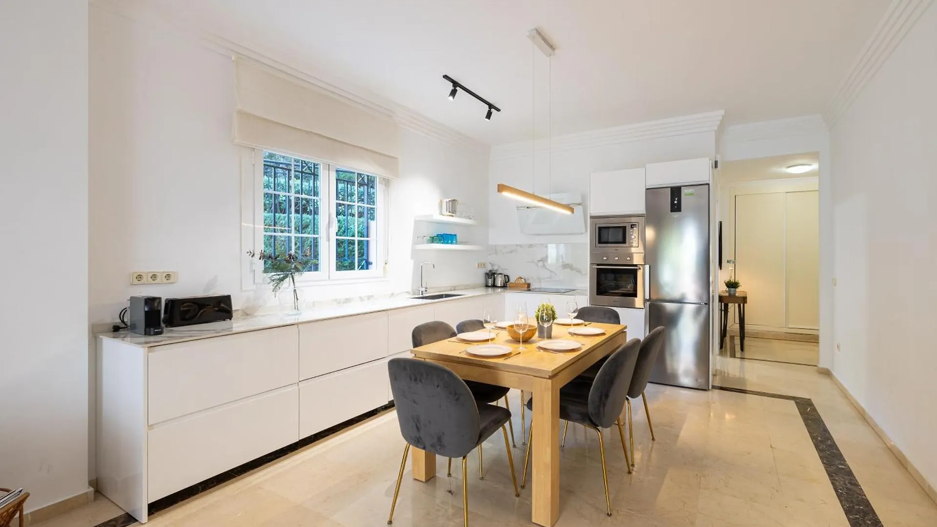 Luxury Marbella Apartment By Aora Stay