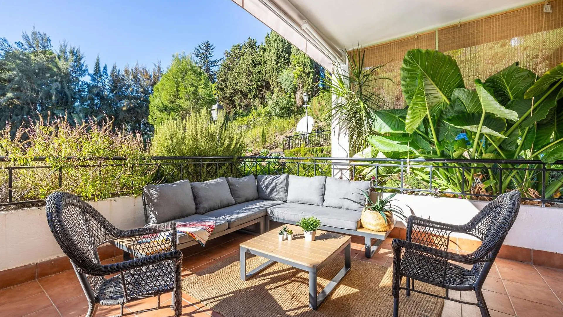 Luxury Marbella Apartment By Aora Stay